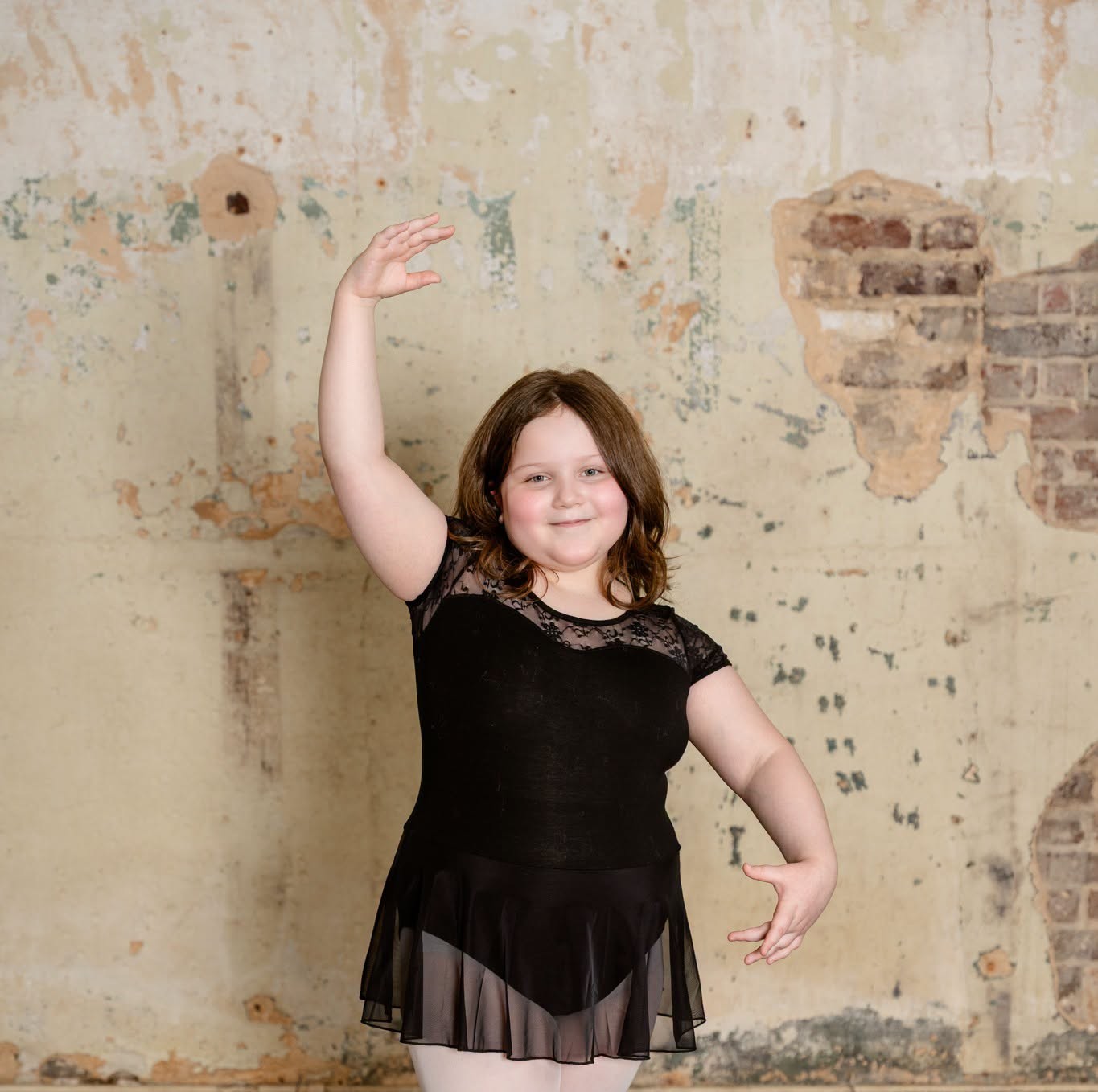 Zella, Asher's sister